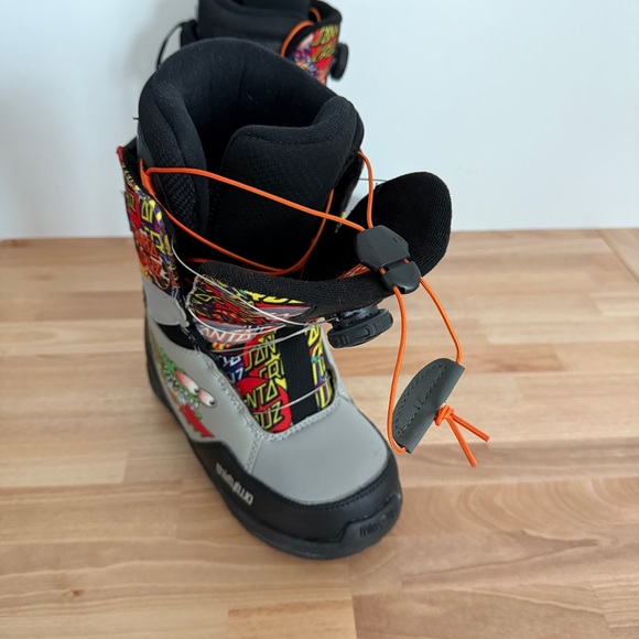 ThirtyTwo Youth Lashed BOA Santa Cruz Snowboard Boots, Youth Size 4 - Picture 7 of 11